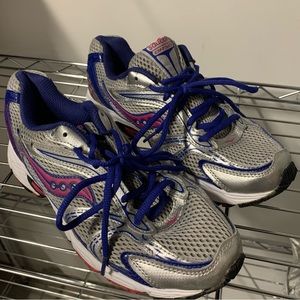 Saucony Oasis Running Sneakers 9.5